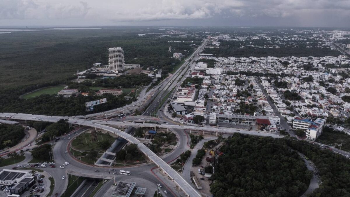 Continúan los cierres viales.