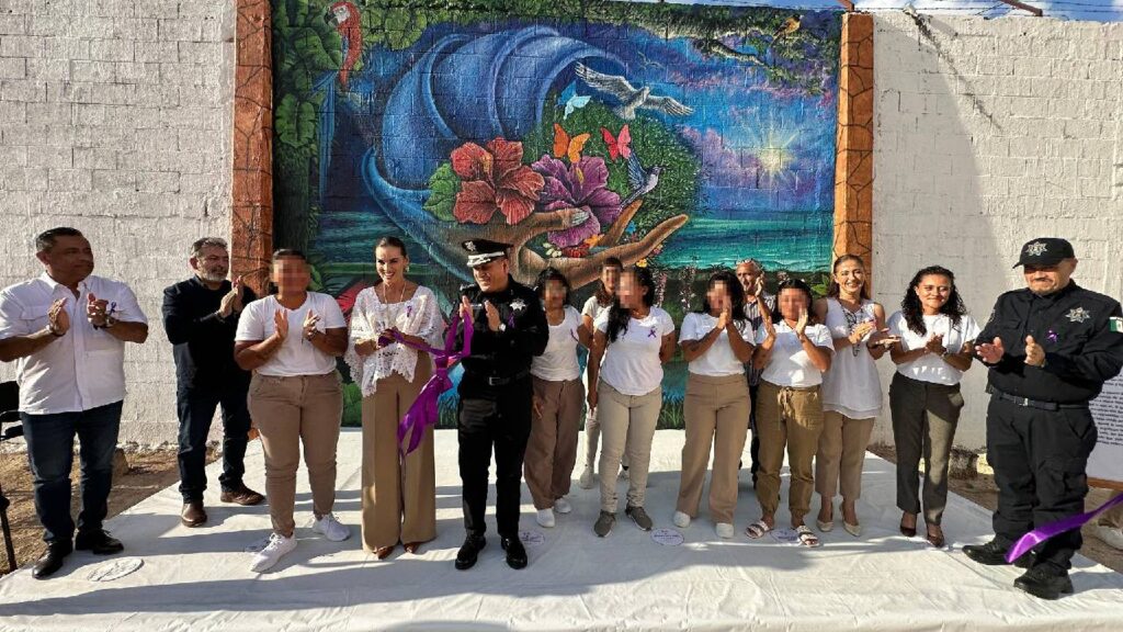 El mural conmemorativo del 8M luce espectacular.