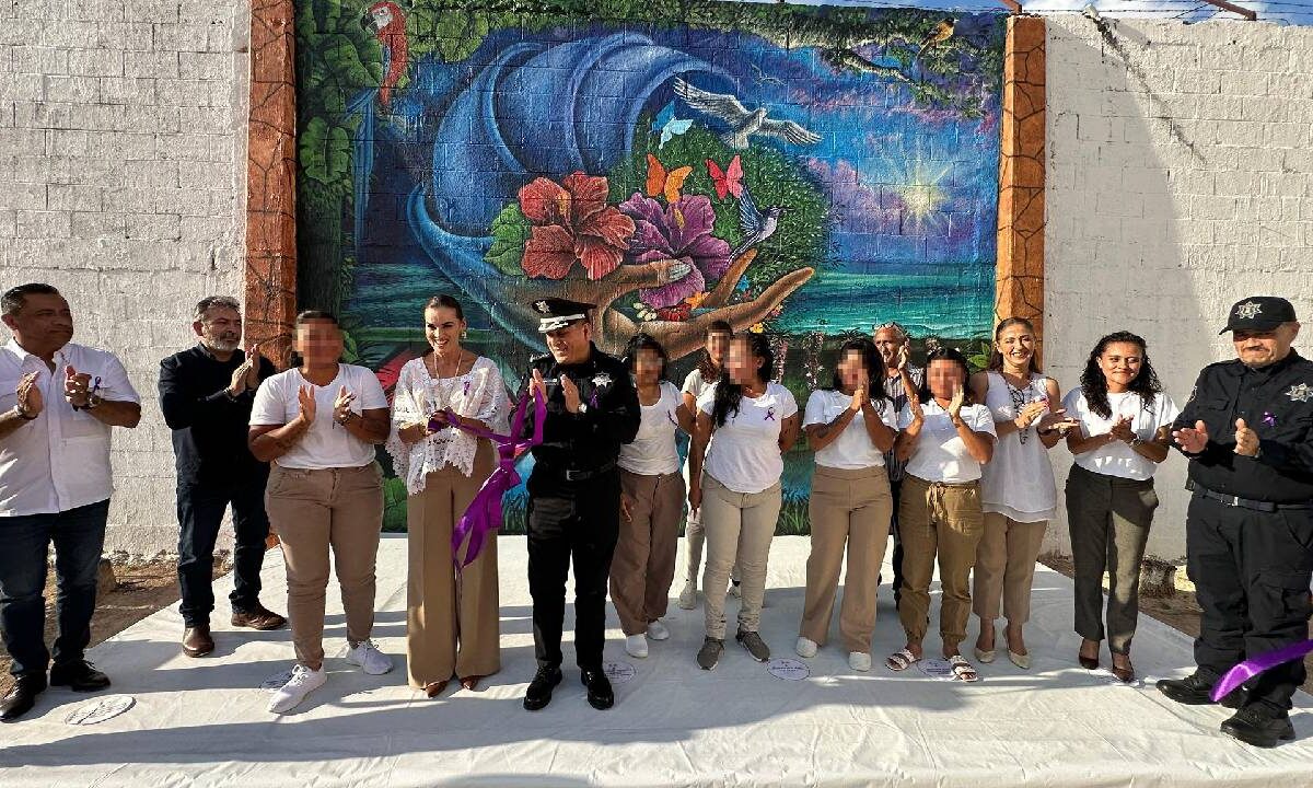 El mural conmemorativo del 8M luce espectacular.