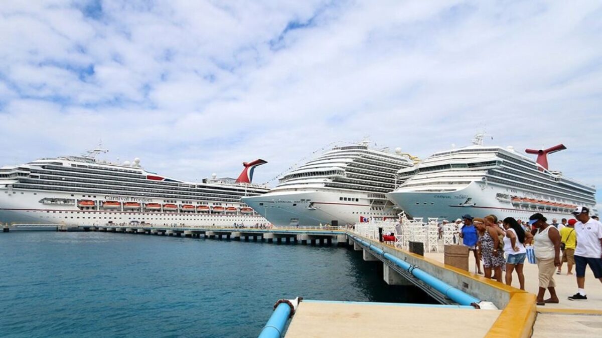 Arribo de cruceros a Cozumel.