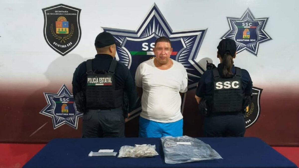 El sujeto ofrecía droga en Cancún.