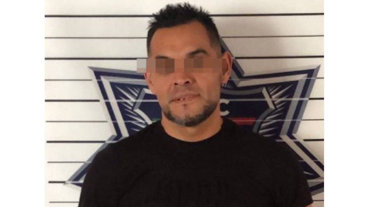 El sujeto tenía una camioneta con reporte de robo.