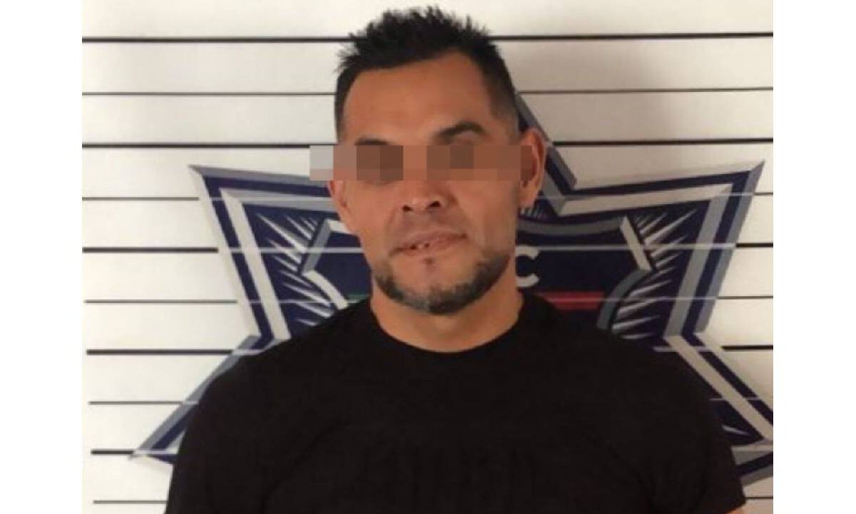 El sujeto tenía una camioneta con reporte de robo.
