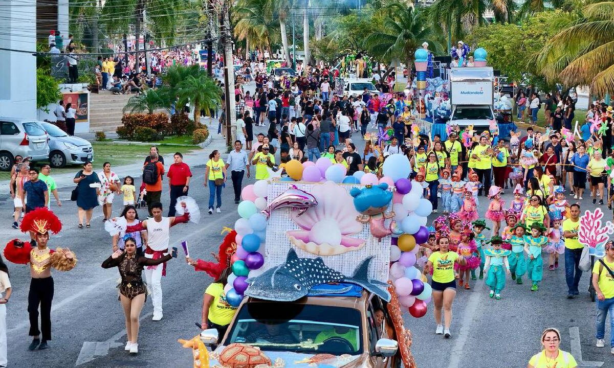 El Carnaval Cancún 2025 está en pleno apogeo.