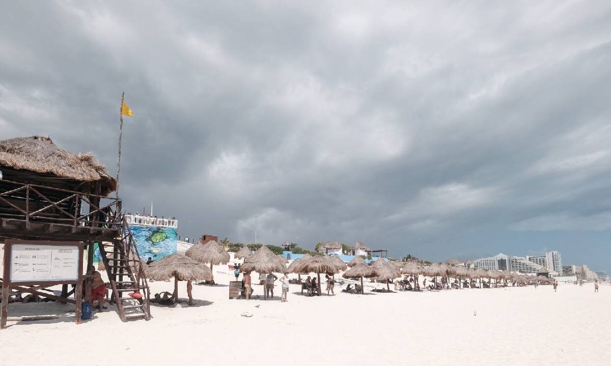 El clima en Quintana Roo será caluroso con posibilidad de lluvias.