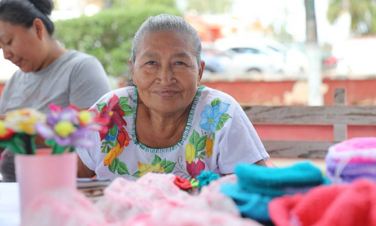 Priorizan a la mujer artesana en Lázaro Cárdenas.