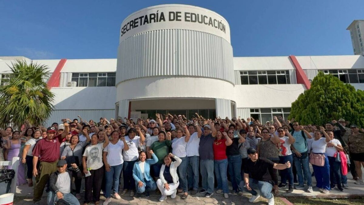 Docentes de Quintana Roo, en paro.