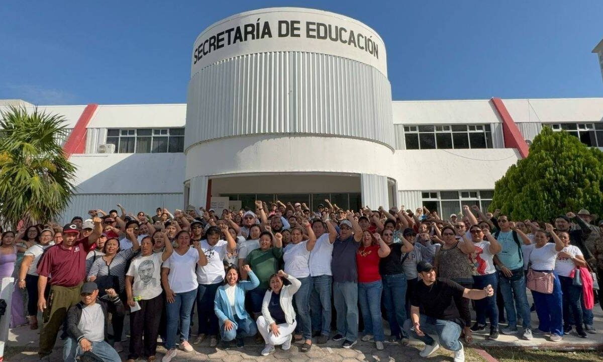 Docentes de Quintana Roo, en paro.