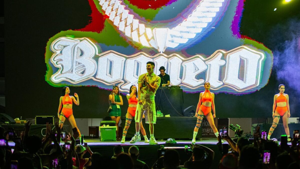 Presentación de "El Bogueto", en Playa del Carmen.