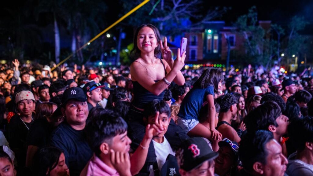 Presentación de "El Bogueto", en Playa del Carmen.