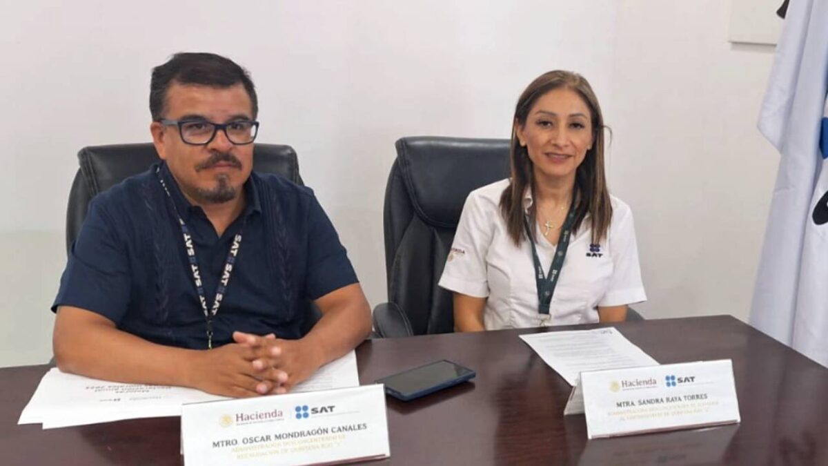 Funcionarios del SAT en Quintana Roo.