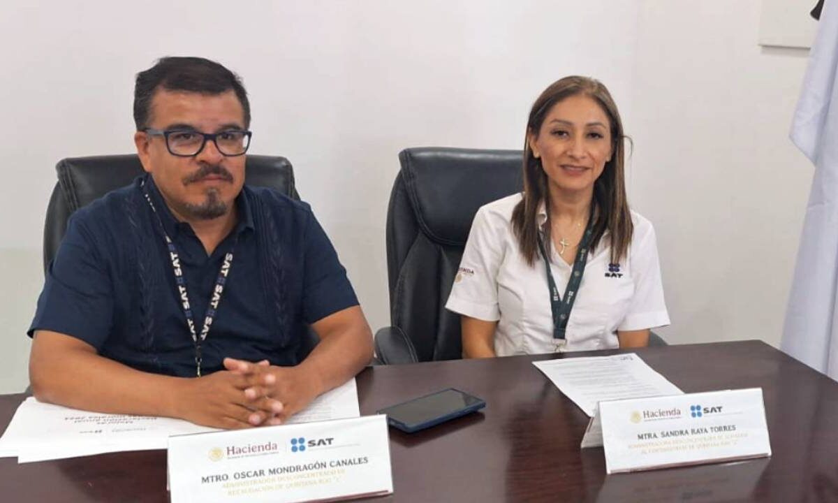 Funcionarios del SAT en Quintana Roo.