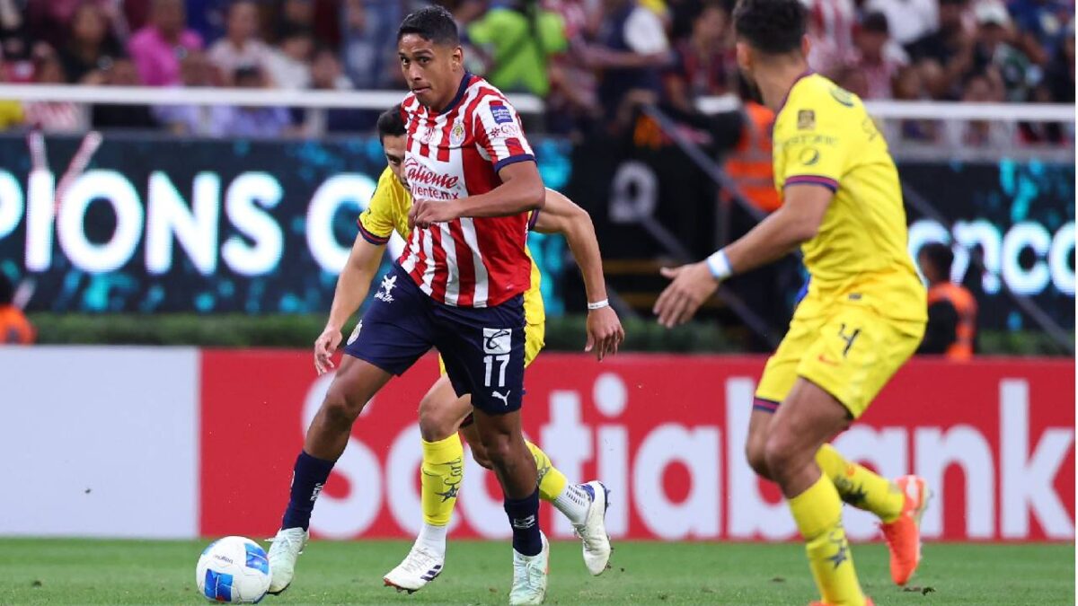 Guadalajara vs América. Se jugó el primero de 3 clásicos.