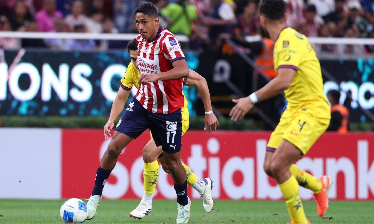 Guadalajara vs América. Se jugó el primero de 3 clásicos.