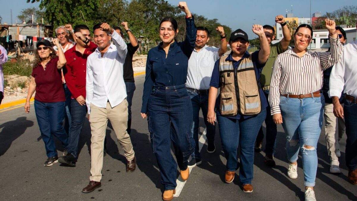 Avenida Constituyentes, Playa del Carmen.