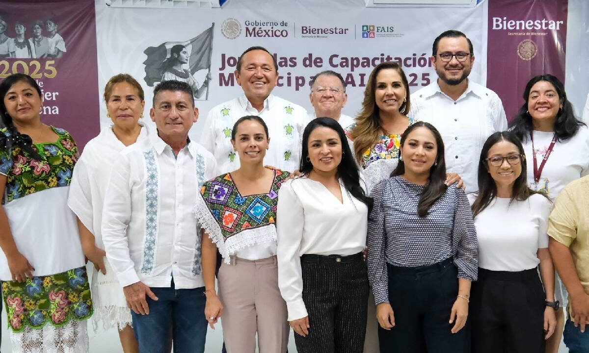 La gobernadora de Quintana Roo, Mara Lezama,, alcaldes y tesoreros.