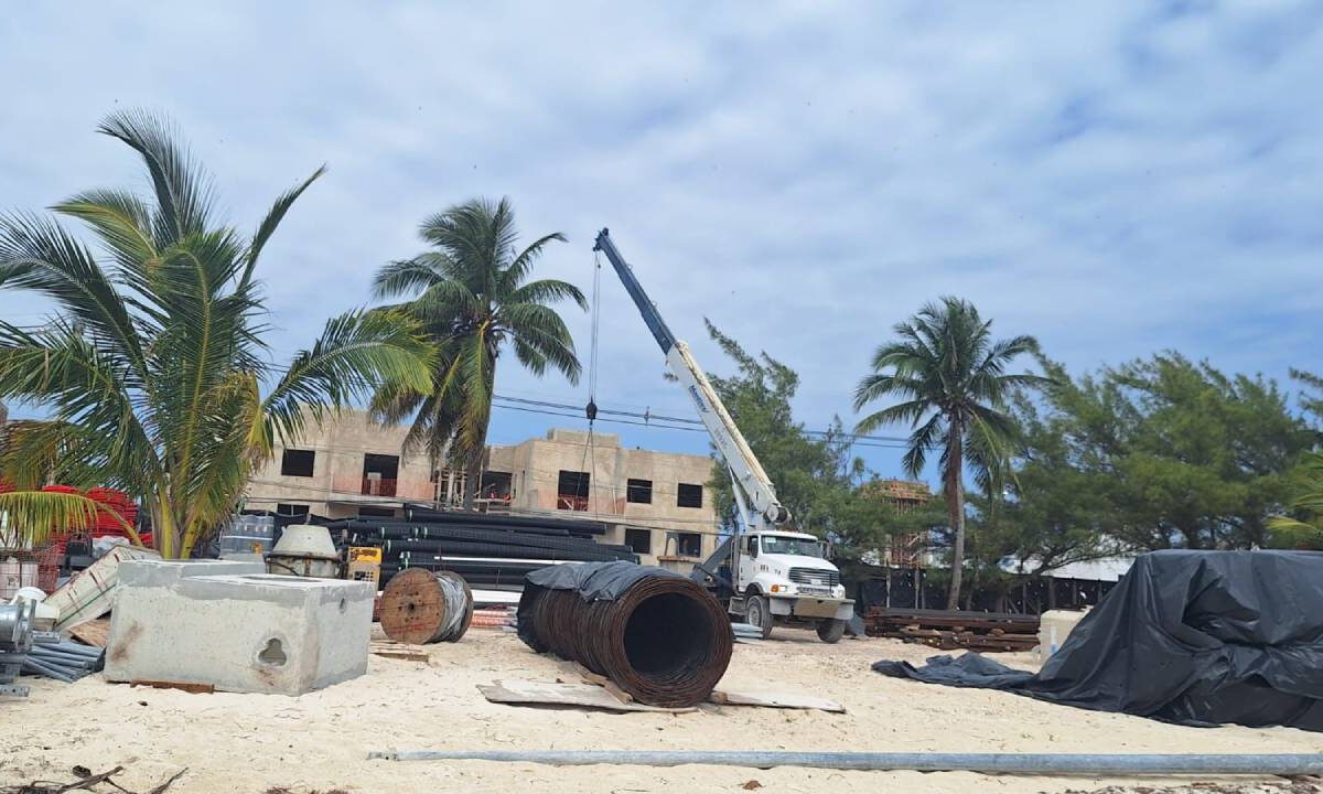 Obras en Puerto Juárez.