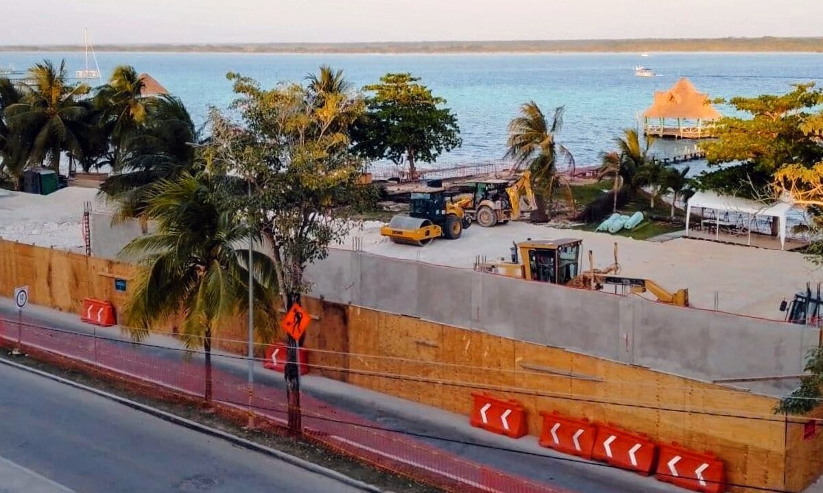 Obra militar en Bacalar.