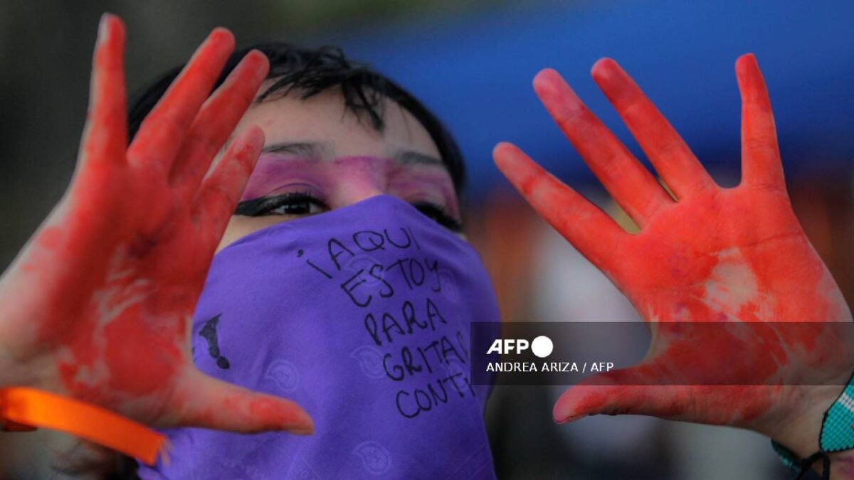 El morado es distintivo del Día Internacional de la Mujer.