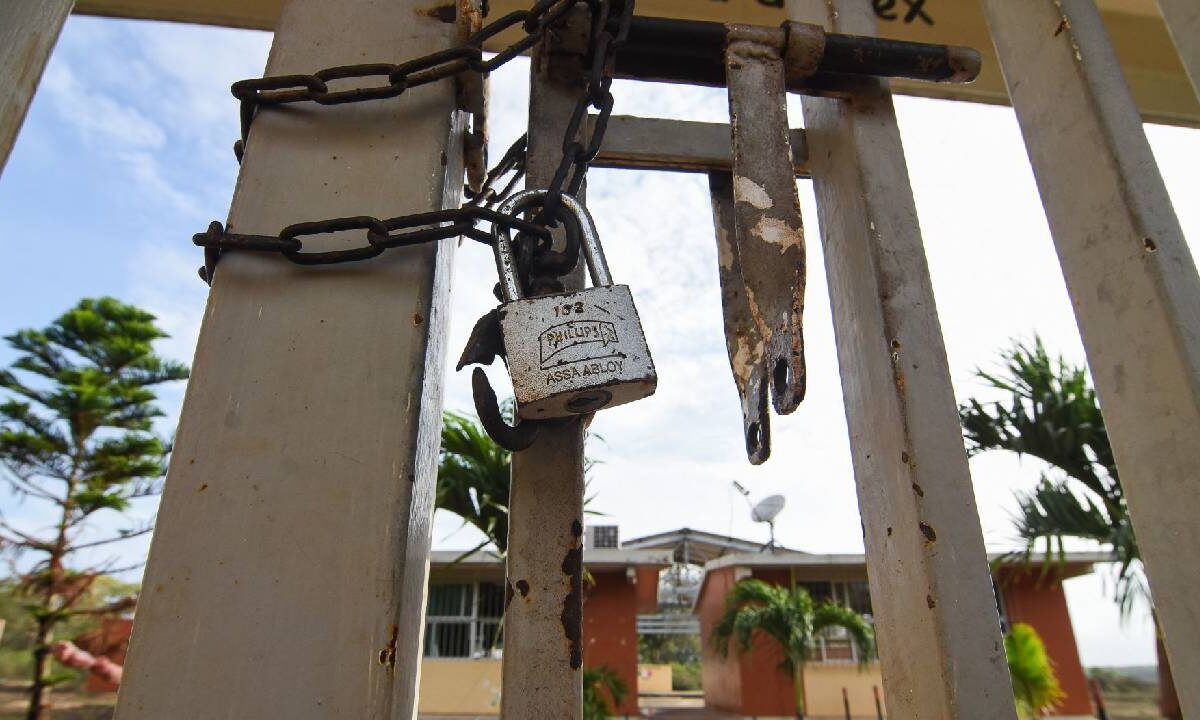 El paro de docentes inició la semana pasada.