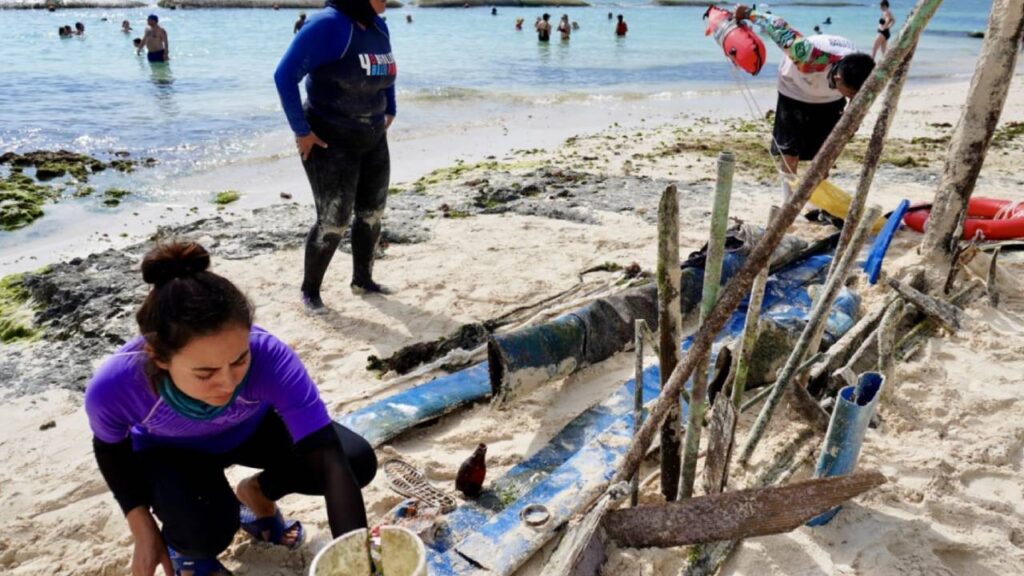 Limpieza de playas en Solidaridad.