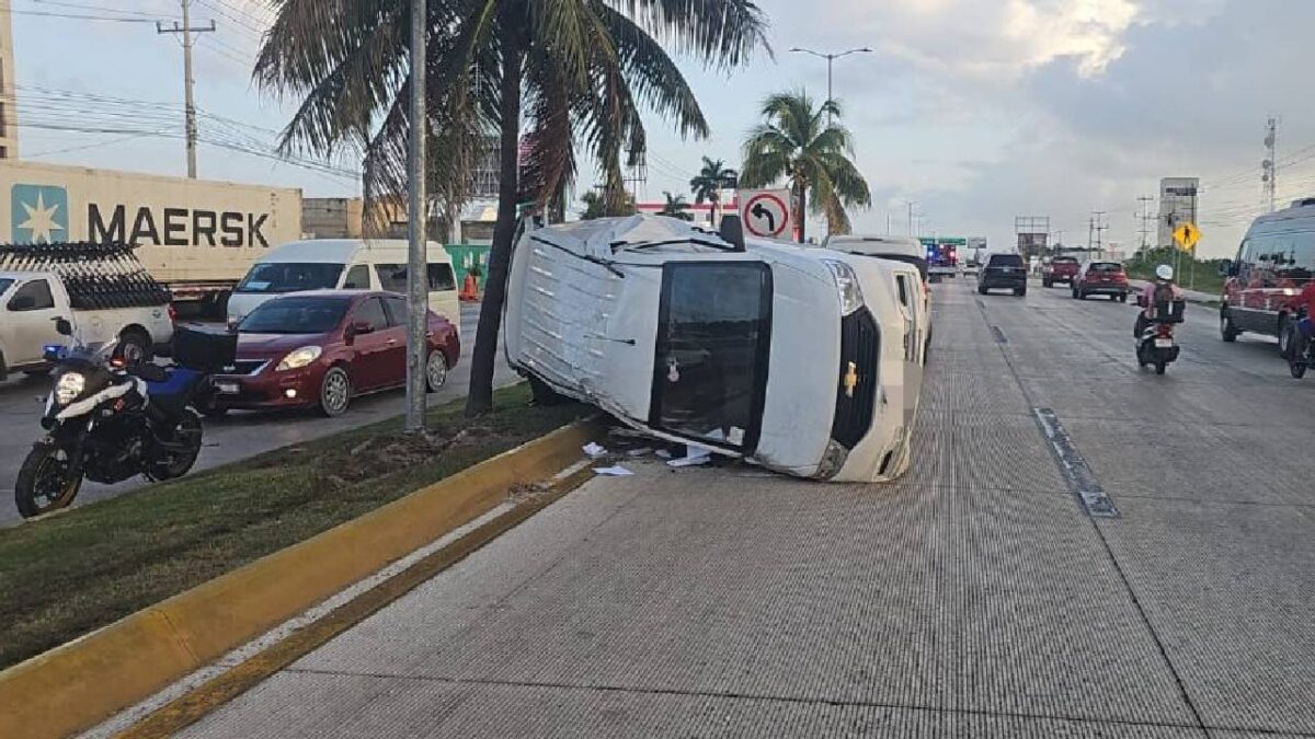 Reportan al menos dos accidentes vehiculares.