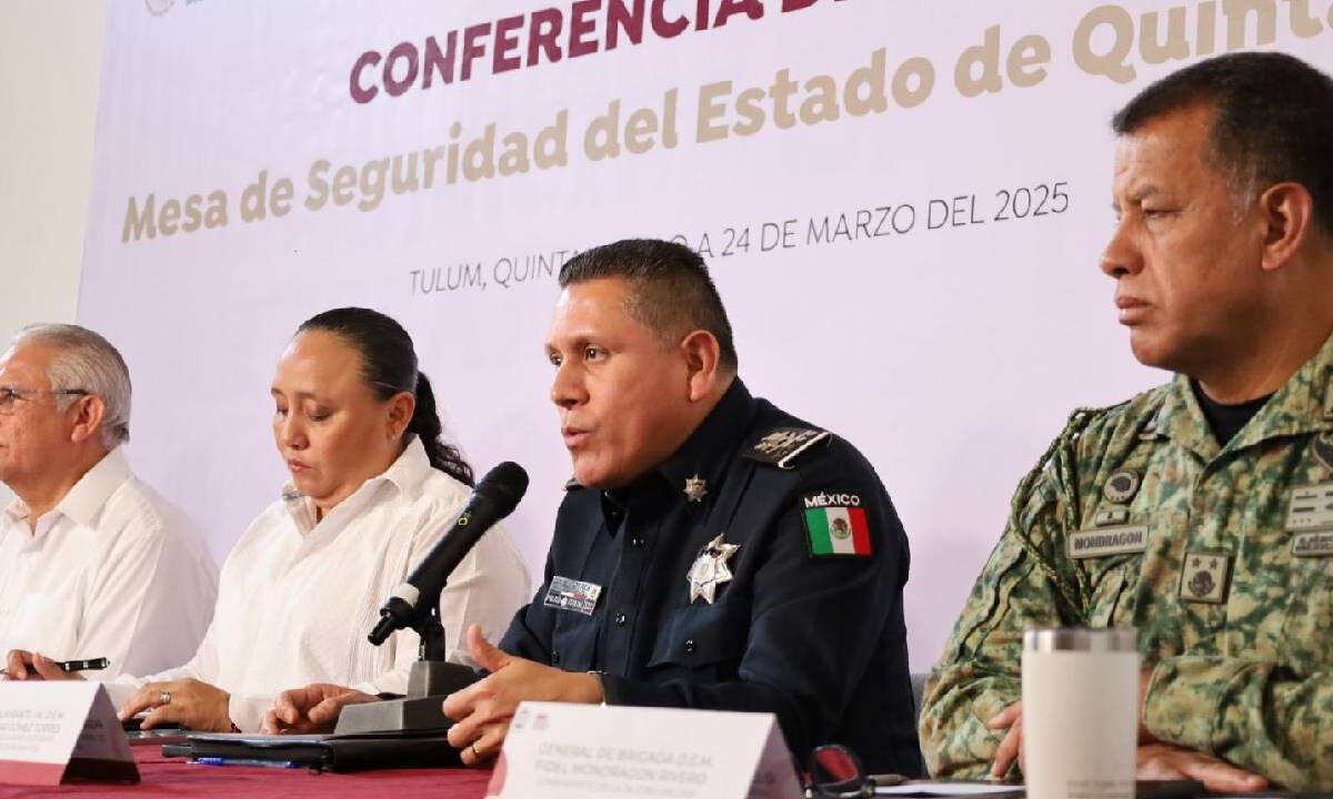 Conferencia de prensa sobre seguridad en Quintana Roo.