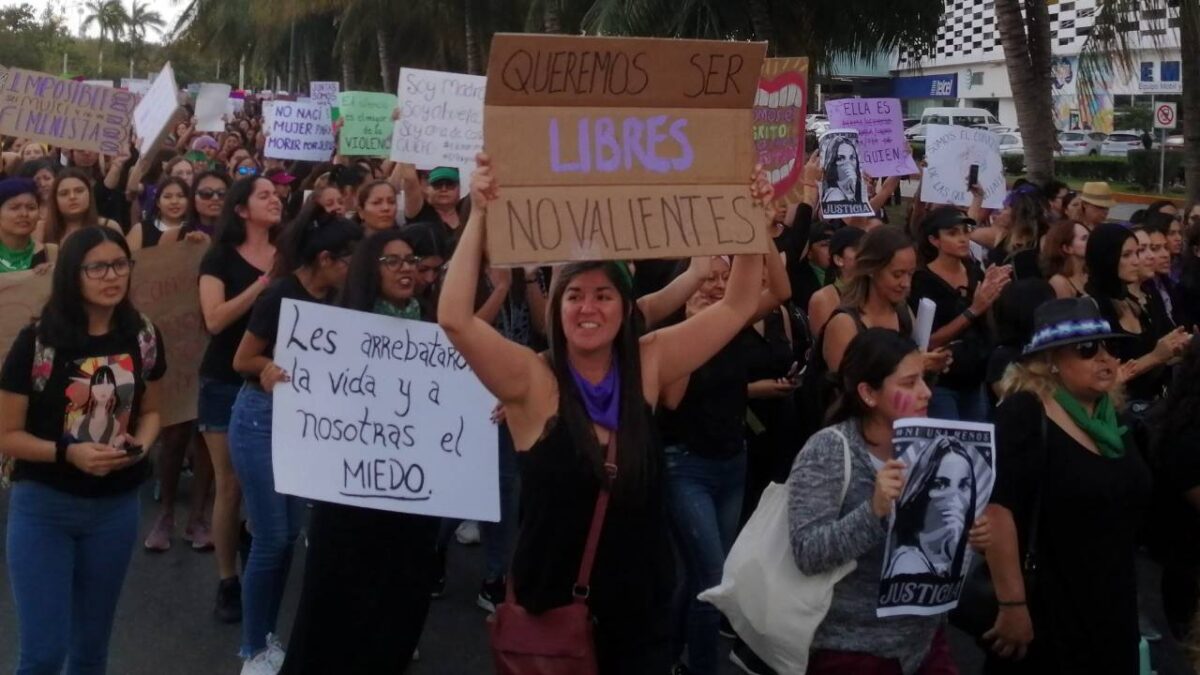 Marcha de mujeres en Quintana Roo.
