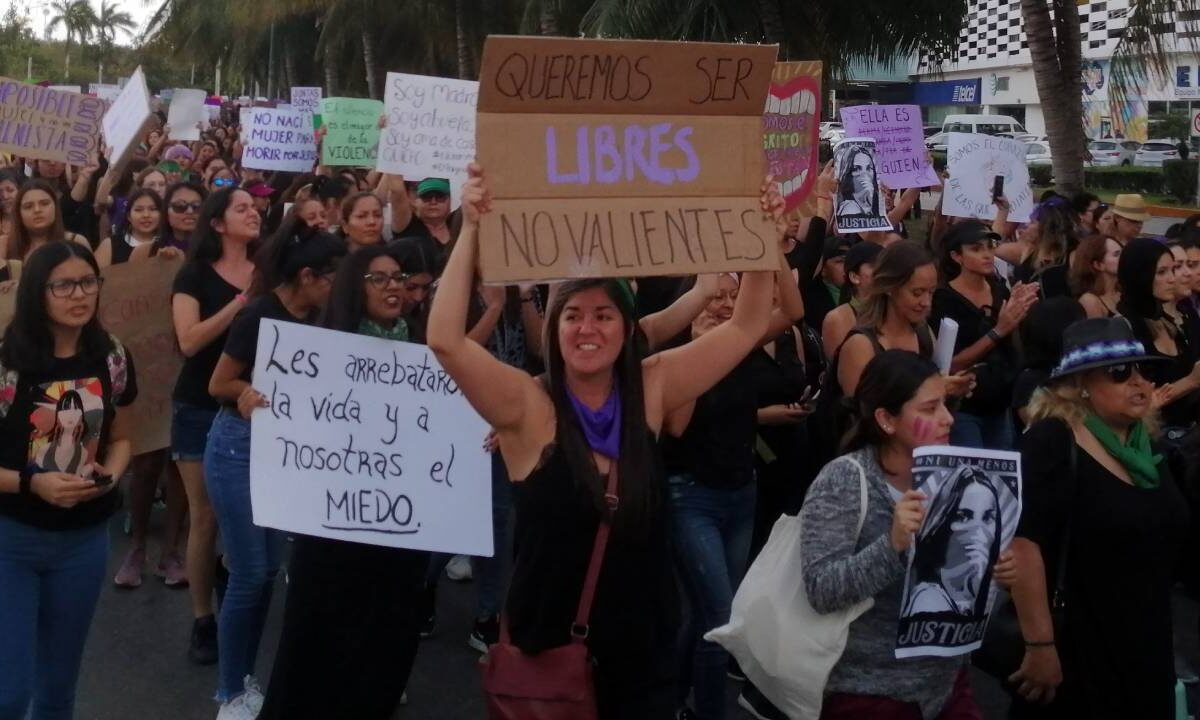 Marcha de mujeres en Quintana Roo.