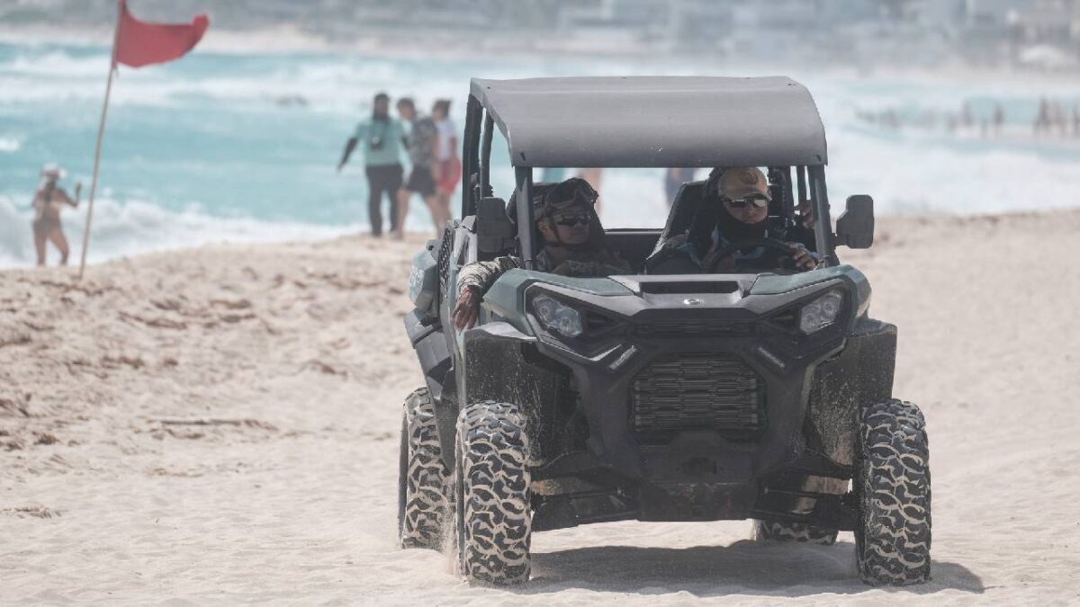 indagan muerte de un extranjero en una celda policiaca.