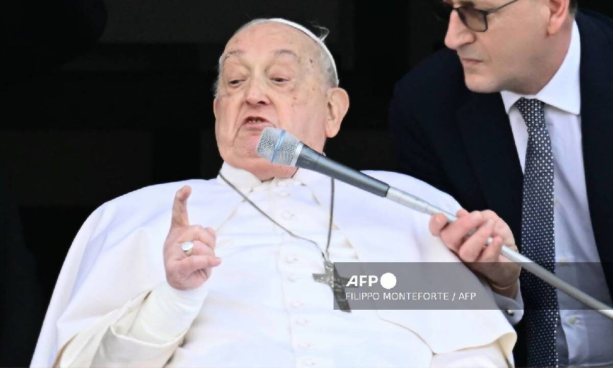 La salud del Papa Francisco va en mejoría.