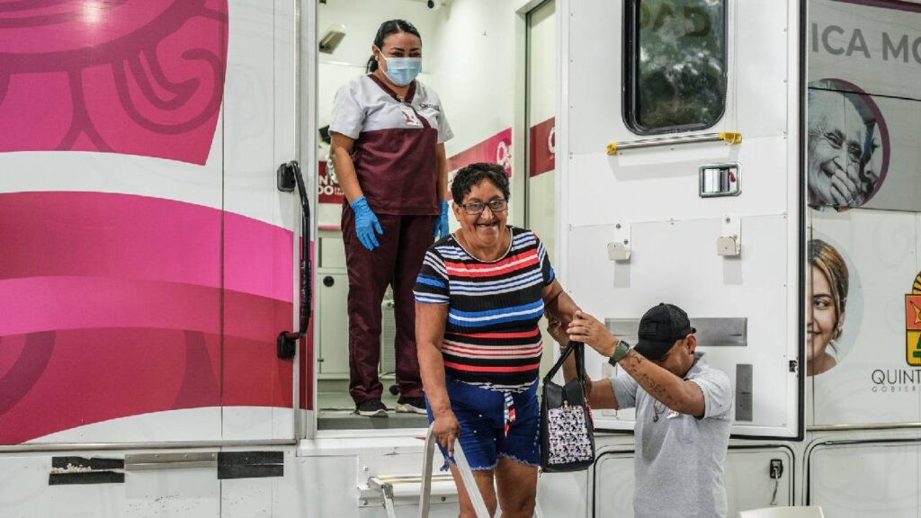 Las caravanas de salud recorren el estado.