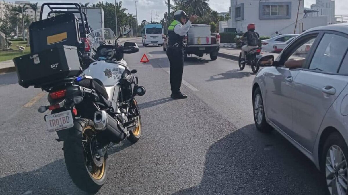 Continúan algunos cierres viales.