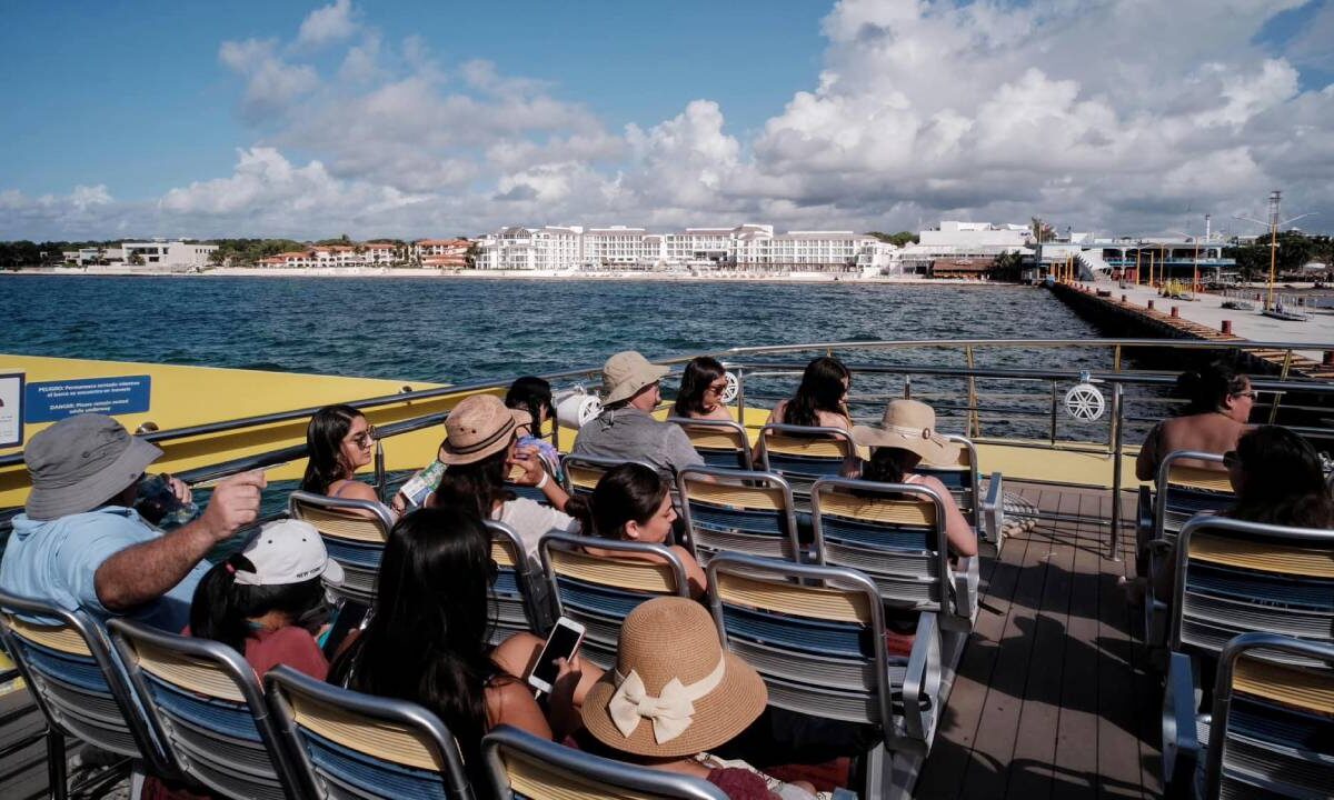 El ferry en Playa del Carmen.