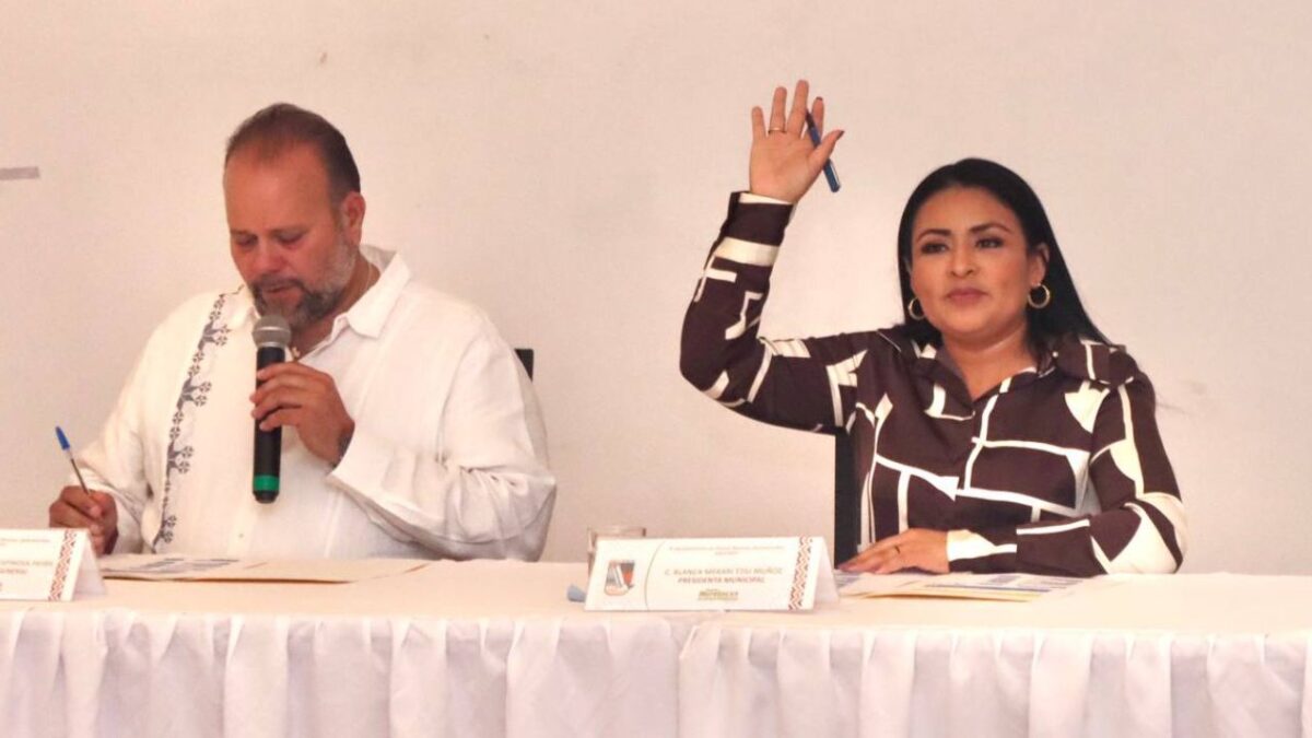 Sesión de Cabildo en Puerto Morelos.