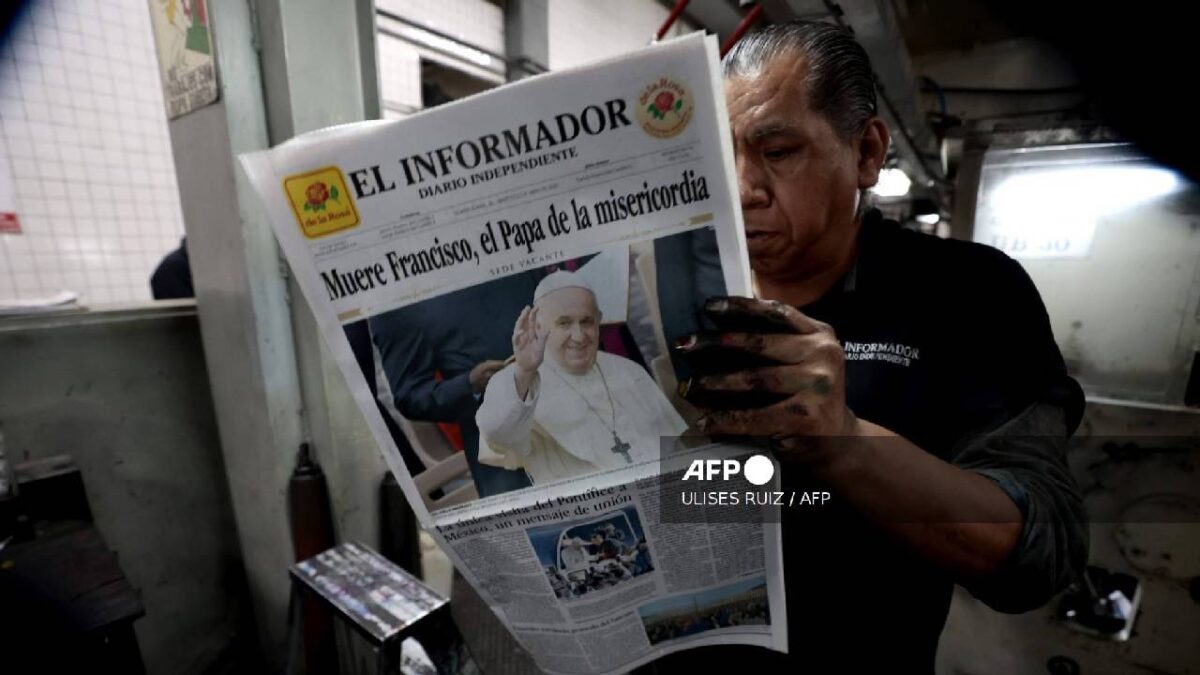 Últimas noticias. El Papa murió el lunes.