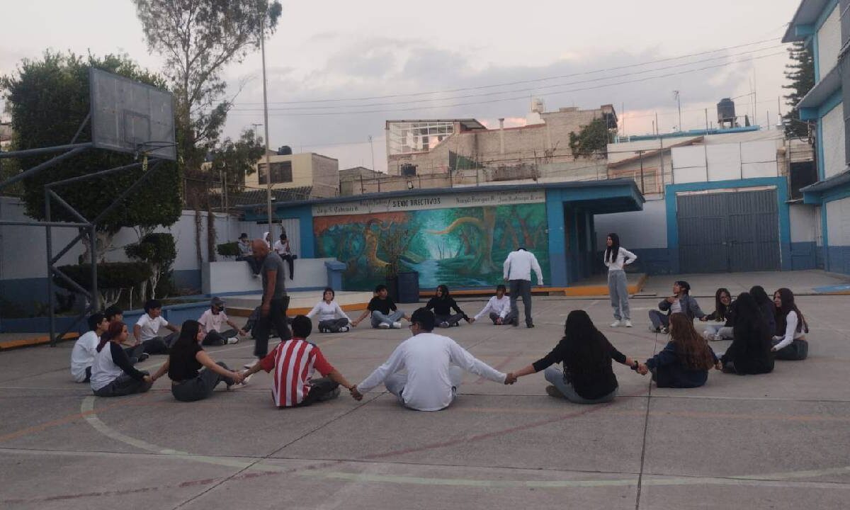 Alistan entrega de apoyos de la beca Benito Juárez.