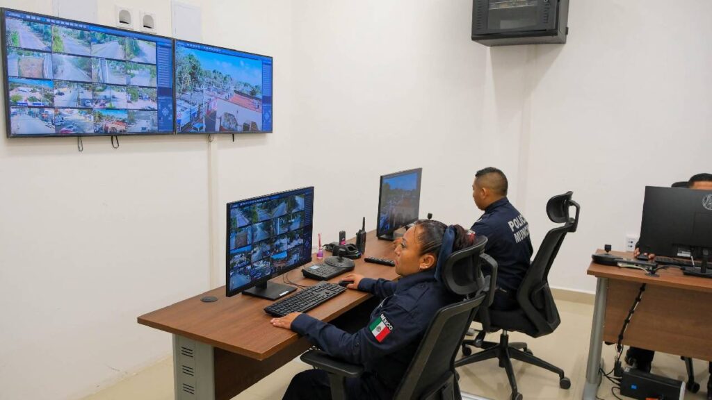 Lázaro Cárdenas se moderniza en seguridad.