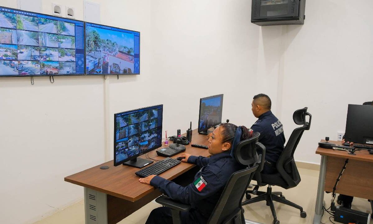 Lázaro Cárdenas se moderniza en seguridad.