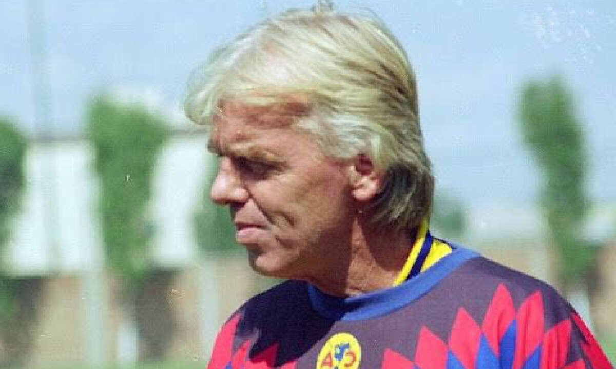 Leo Beenhakker tenía 82 años de edad.