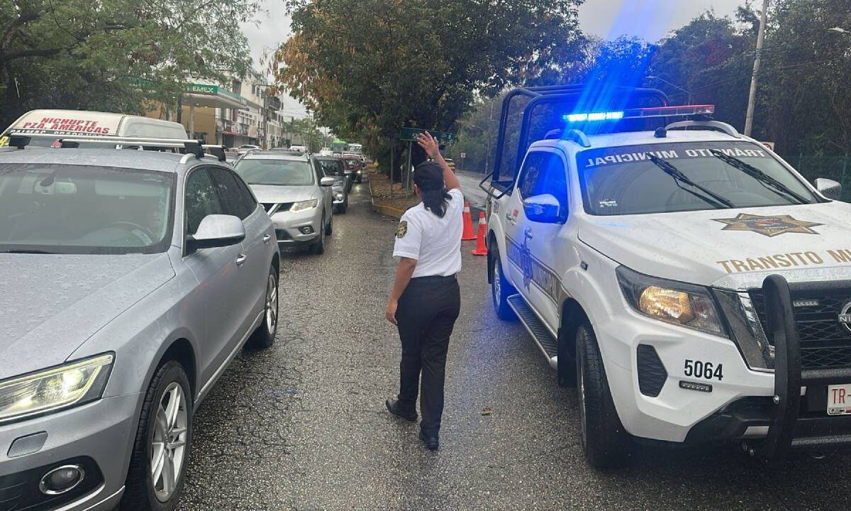 La lluvia en Cancún provocó varios accidentes.