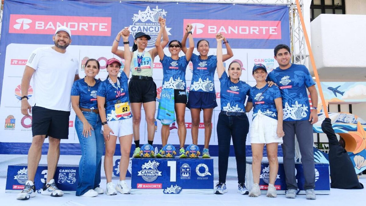 El medio maratón cancún 2025 fue todo un éxito.