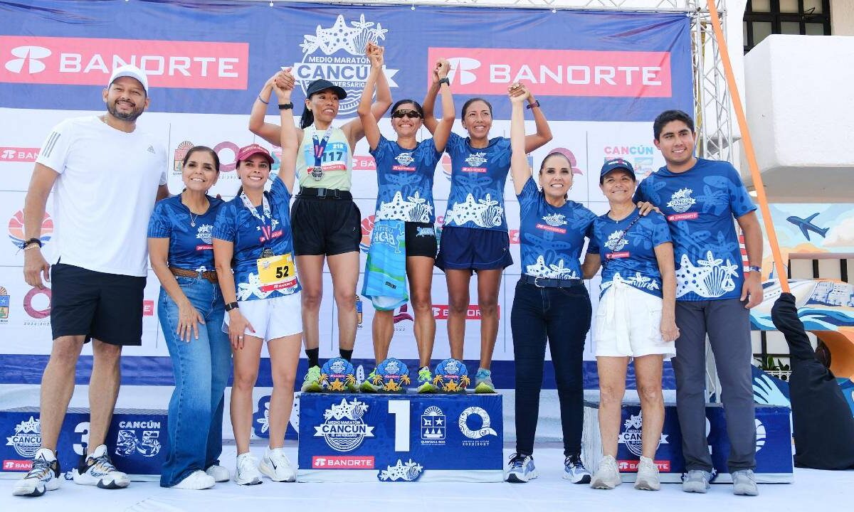 El medio maratón cancún 2025 fue todo un éxito.