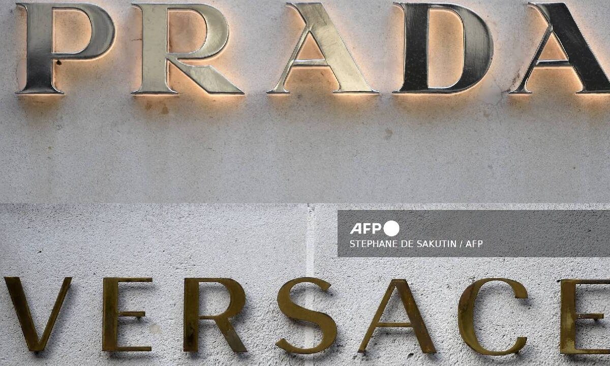 Prada compra a Versace.