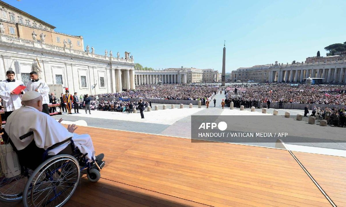 Reaparece el Papa Francisco.