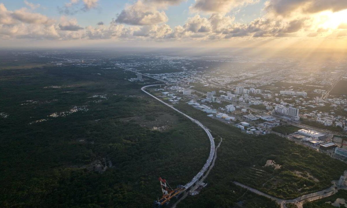 El puente Nichupté sigue su avance.