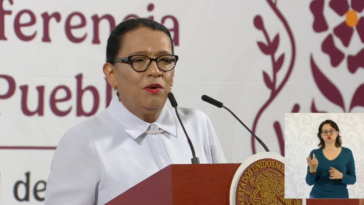 La titular de Segob irá a los funerales del Papa.