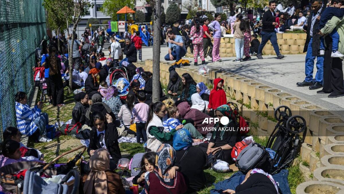 Estambul en pánico por sismo.