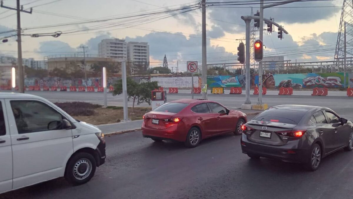 Cierres viales en Cancún por obras.