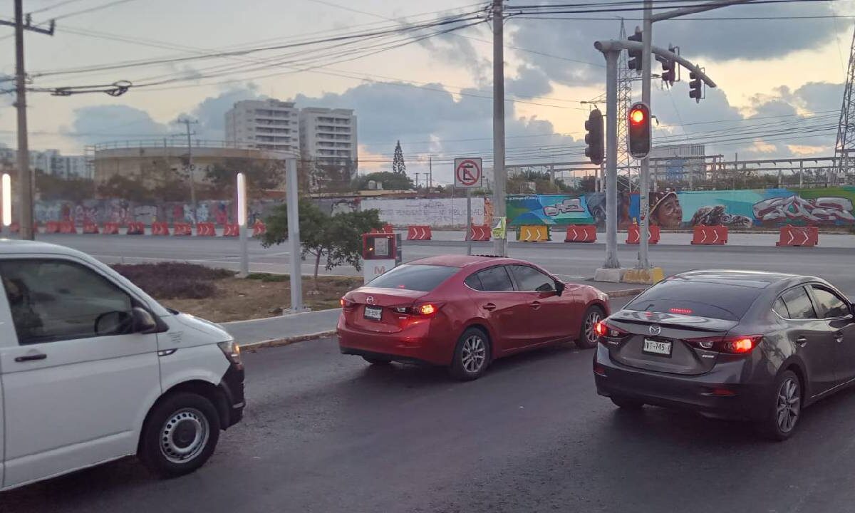 Cierres viales en Cancún por obras.